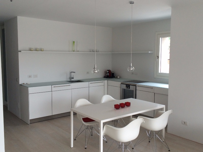 Tinteggiatura cucina e salotto