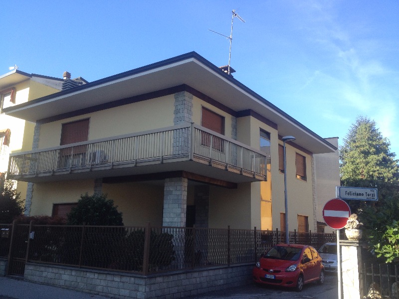 Tinteggiatura facciata esterna